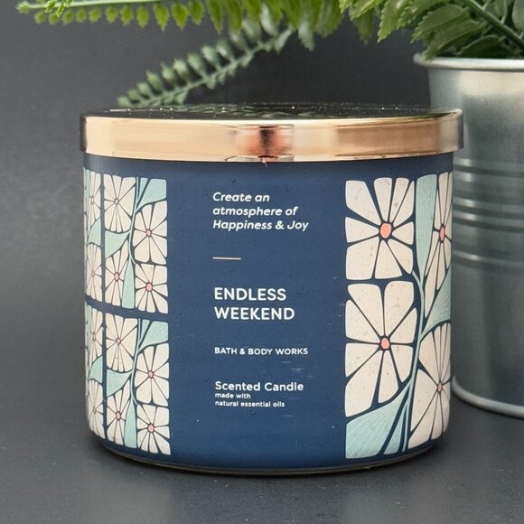 BBW Endless Weekend Bath & Body Works 3 Wick Candle - Picture 1 of 10